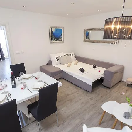 Marina Apartament *